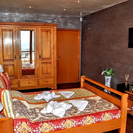 Casa Del Mar
